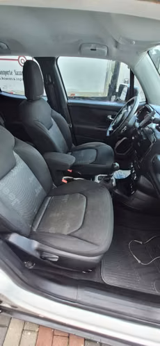 JEEP RENEGADE SPORT 2018 1.8 – OPORTUNIDAD POR VIAJE - Imagen 4