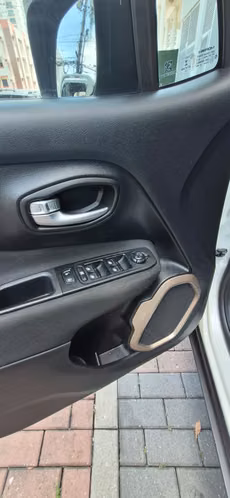 JEEP RENEGADE SPORT 2018 1.8 – OPORTUNIDAD POR VIAJE - Imagen 2