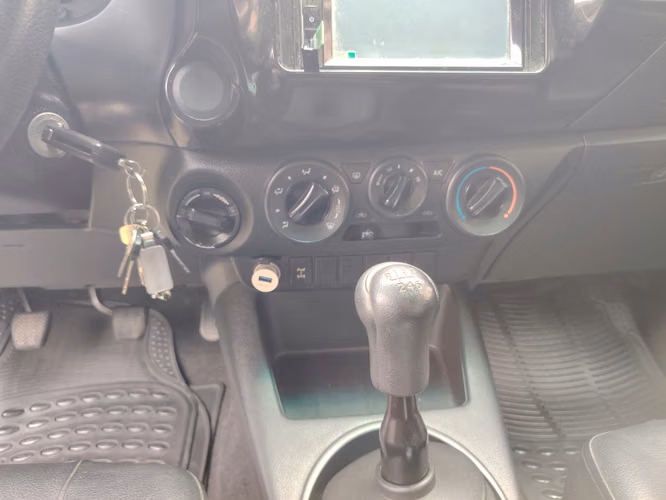 Hiluk, 4x4, doble Cabina - Imagen 8