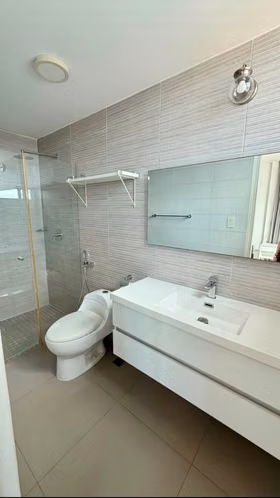 Atención Ejecutivos Se Alquila Apartamento amoblado en el PH Altamira - Bella Vista. - Imagen 7