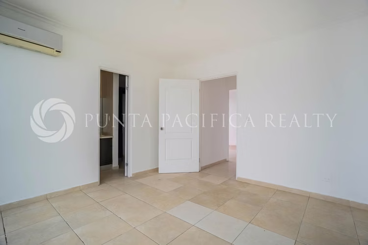 Amplio Apartamento en Venta en PH The Seawaves, Bella Vista | 3 Recámaras y Excelente Ubicación - Imagen 6