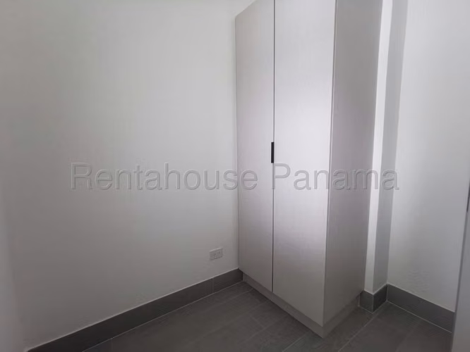 ALQUILO Penthouse en Ivy Tower en Santa Maria Golf & Country Club. 251m2 MAG