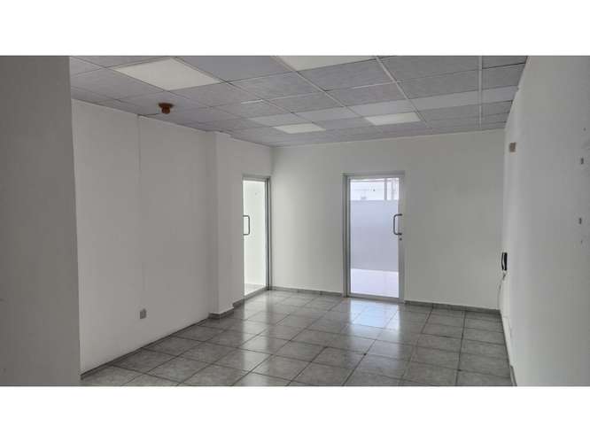 CALLE 50 / OFICINA / PLAZA VARIBE / 97M / DIVISIONES / PLANTA ALTA