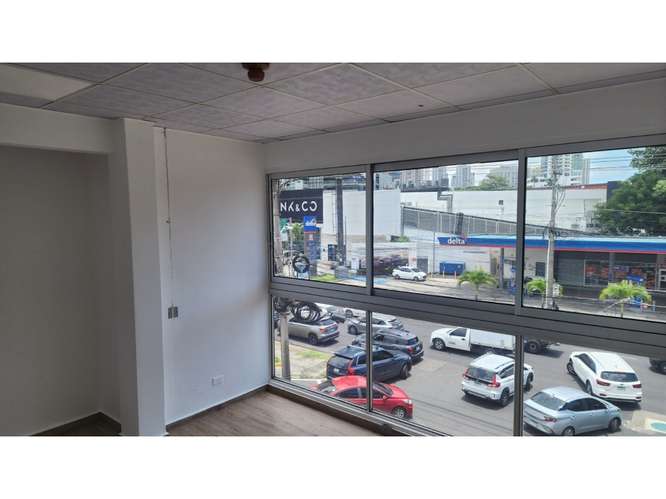 CALLE 50 / OFICINA / PLAZA VARIBE / 97M / DIVISIONES / PLANTA ALTA