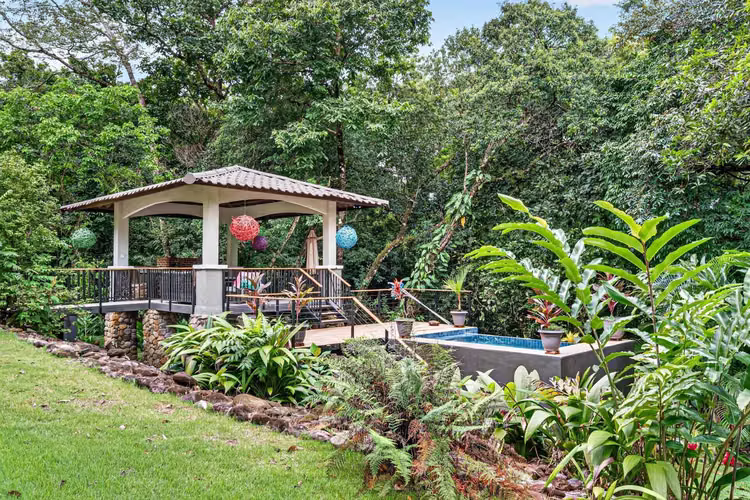 Propiedad Frente al Río con Dos Casas en 3.14 Acres Cerca de Boquete - Imagen 16