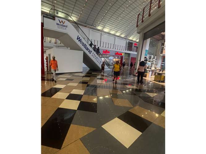ARRAIJAN / WESTLAND MALL / LOCAL COMERCIAL / 78M / PLANTA BAJA - Imagen 14