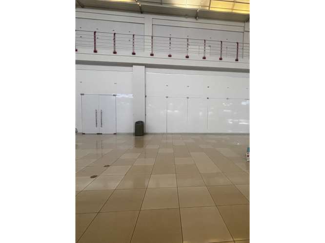 ARRAIJAN / WESTLAND MALL / LOCAL COMERCIAL / 78M / PLANTA BAJA