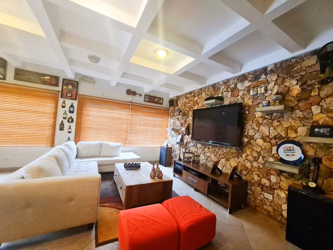 ESPECTACULAR CASA FAMILIAR EN VENTA EN CORONADO – 3,000 M² - Imagen 9