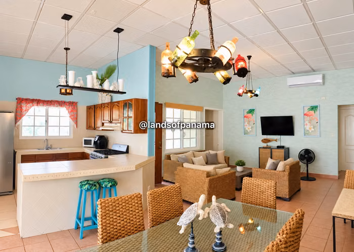 CASA EN SAN MARINO OCEAN FRONT – COLÓN - Imagen 11