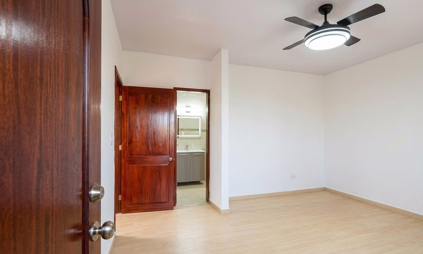 Casa en Las Acacias I con piscina y 20 estacionamientos - Imagen 11