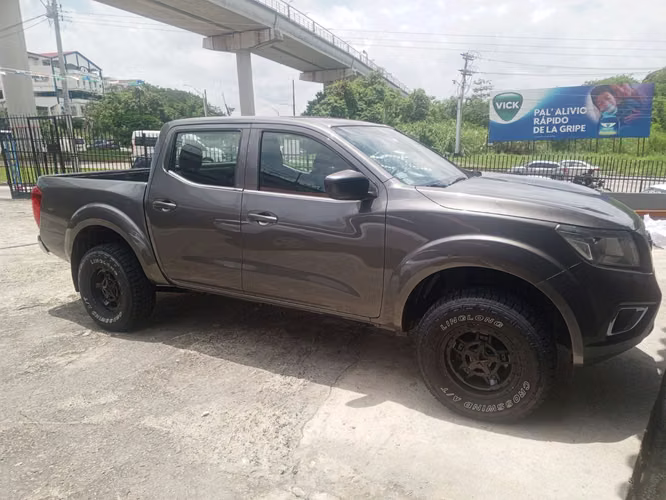 NISSAN NP300 4x4 2018  