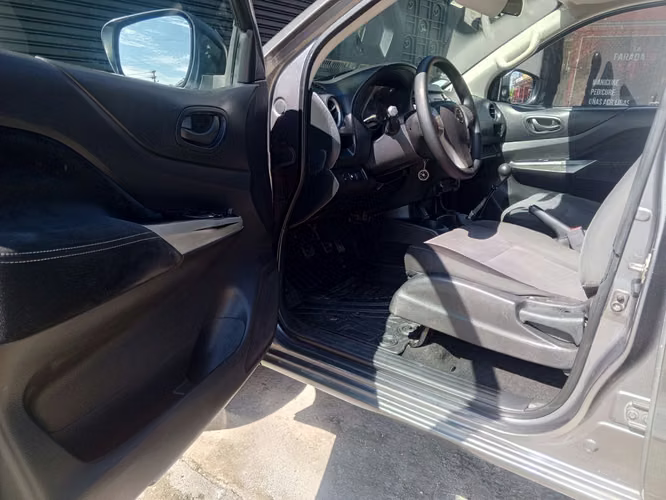NISSAN NP300 4x4 2018  