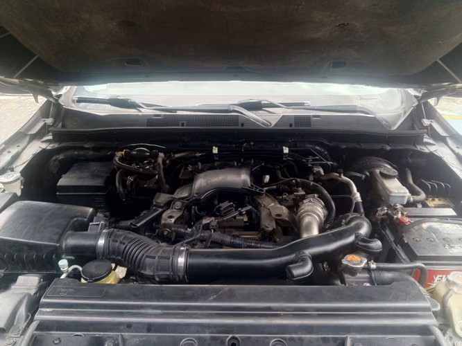 NISSAN NP300 4x4 2018  