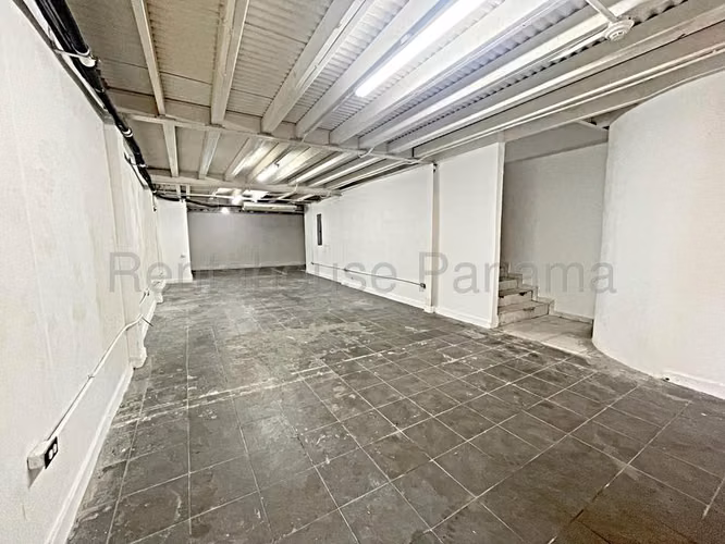 Local Comercial En Alquiler En Casco Antiguo YM - Imagen 5