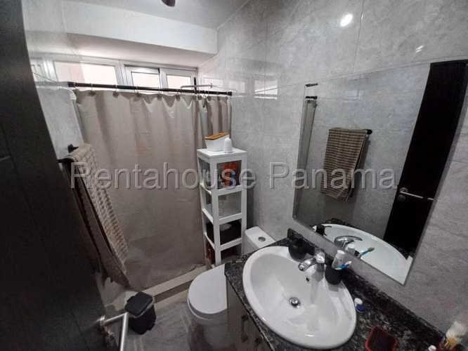 Se Alquila Apartamento en Carrasquilla MDV27-2716