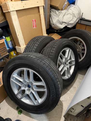  Ford Explorer set de rines y llantas 