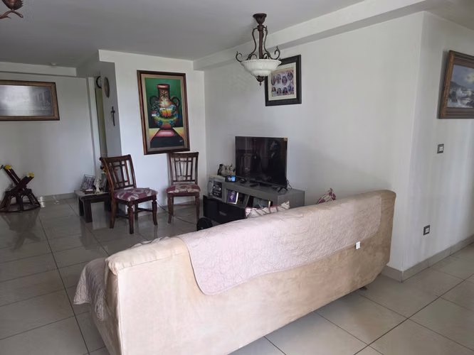 VENDO APARTAMENTO EN EXCELENTES CONDICIONES $173,000.00