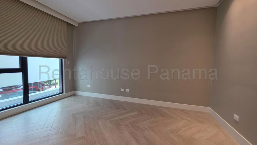 Apartamento frente a la marina en Ocean Reef