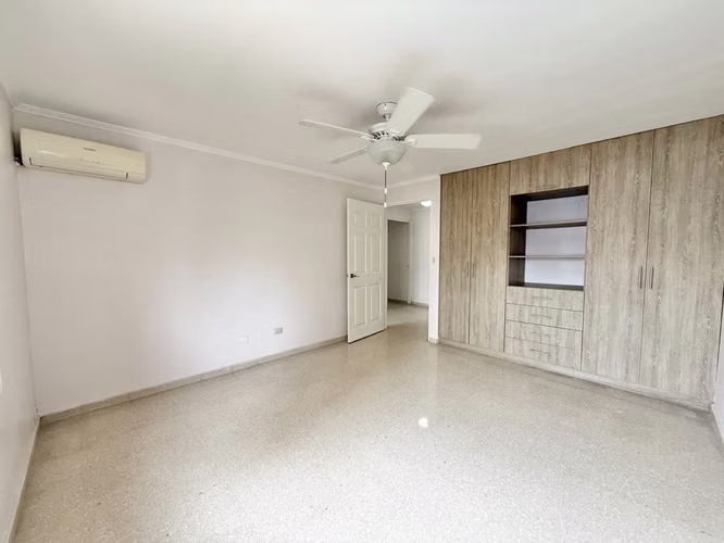 Alquilo Amplio Apartamento Remodelado en PH Mónaco – Obarrio (178 m² | 3 Rec + CBE) - Imagen 5