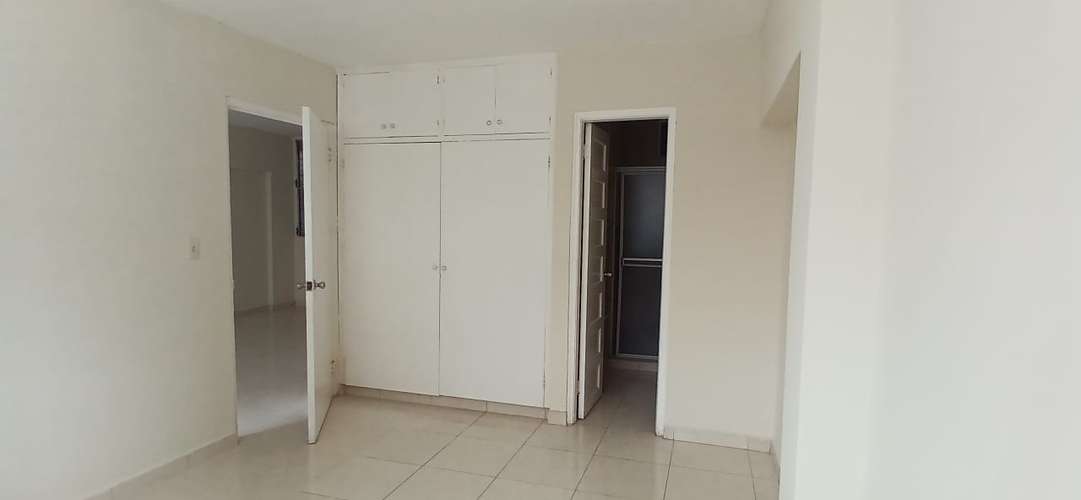 SE ALQUILA APTO EN AVE FERNANDEZ DE CORDOBA - EDIFICIO SANTA MARTHA - Imagen 5