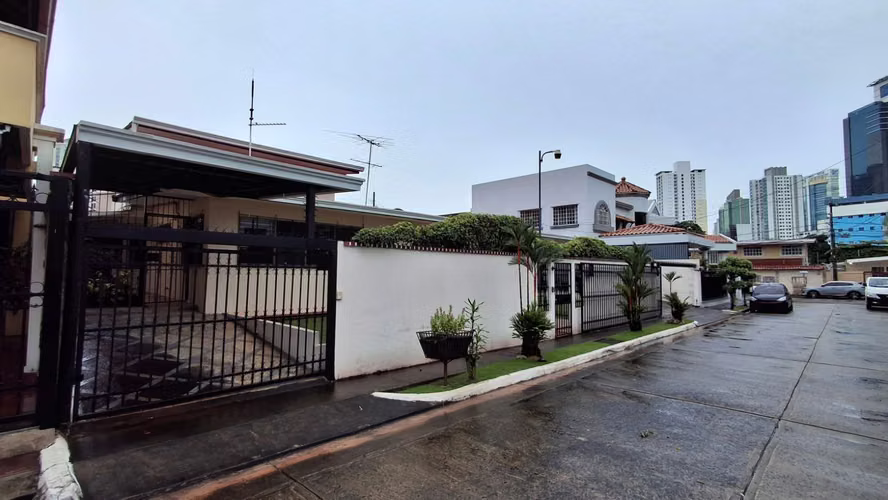 Villa Lilla, San Francisco. Casa 750mts 5r 4.5b 5est $885,000.00neg - Imagen 20
