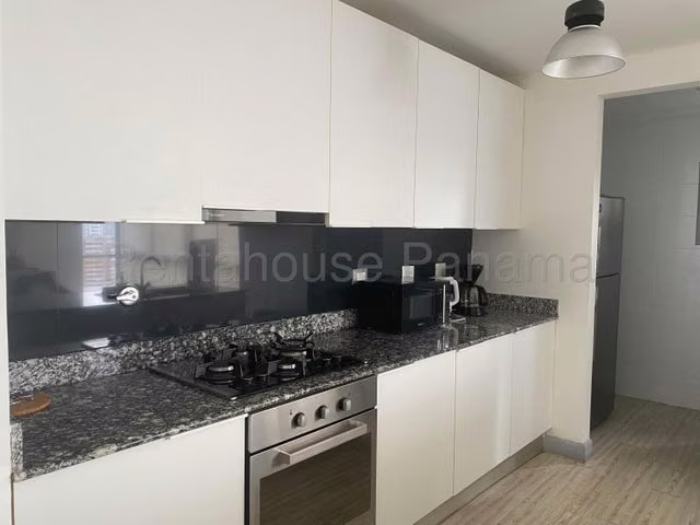 Apartamento amoblado de 2 recámaras y 2 baños, a pasos de Vía Israel - Imagen 3