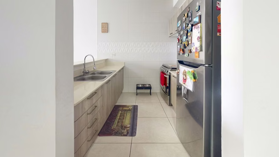 SE ALQUILA AMPLIO APARTAMENTO AMOBLADO EN PLAZA EDISON  - Imagen 3