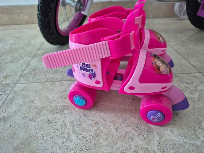 Bicicleta niña ,patines y casco