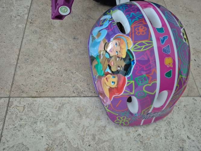 Bicicleta niña ,patines y casco