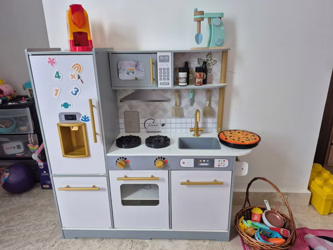 Kitchen wood and accessories (carpet gift)