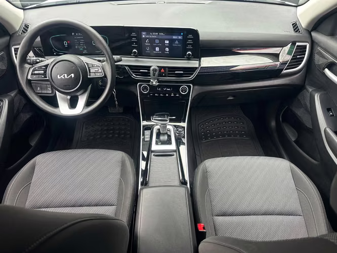 KIA SELTOS AÑO 2027 AUTOMÁTICO COMO NUEVA