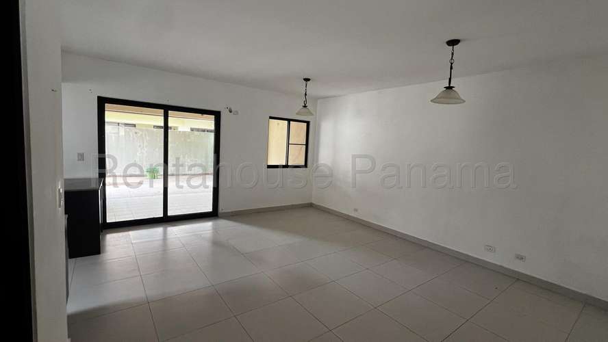 Venta de Casa Exclusiva en PH Woodlands, Panamá Pacífico 27-2624GG