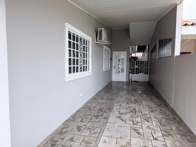 Venta de hermosa casa moderna y remodelada - Imagen 3