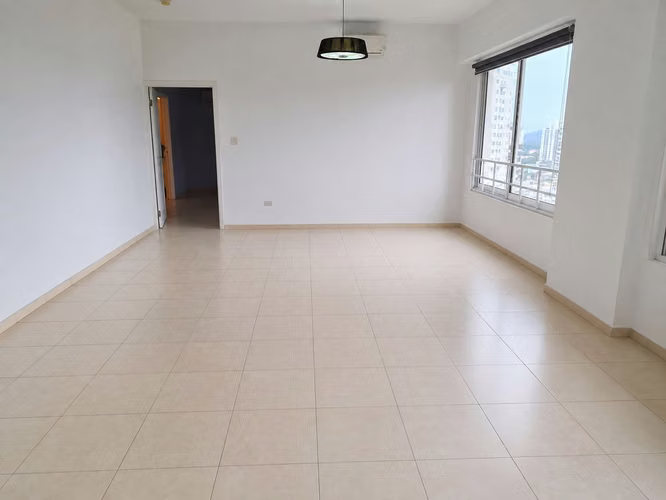 SE VENDE EN EL CORAZON DE AVENIDA BALBOA 113M2  - Imagen 2