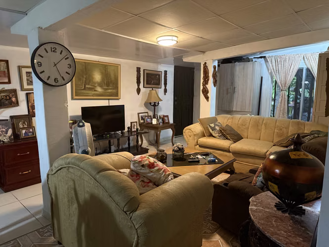 Casa amplia con gran terreno en La Pita, Alanje – 2 recámaras, 2 baños, garaje y patio cercado