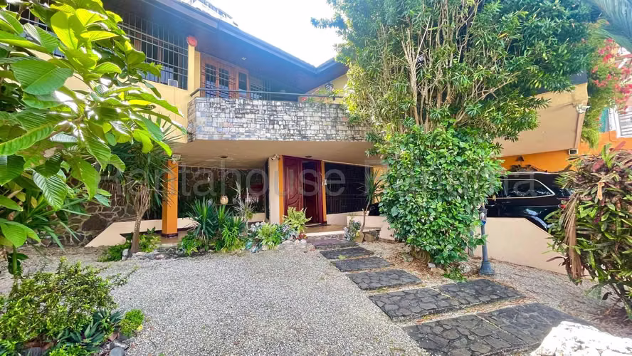 SALE OF HOUSE IN VILLA OF THE FOUNTAINS DCD25-7496