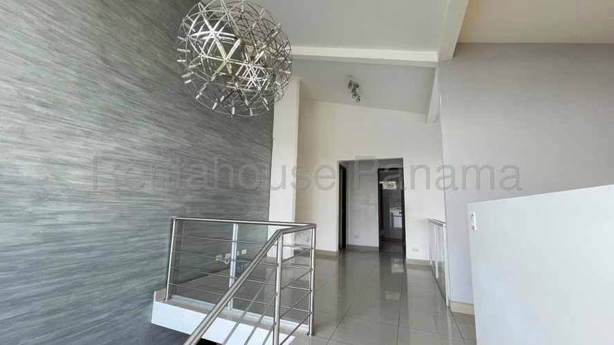VENTA DE CASA EN ALTOS DE PANAMA DCD26-7209