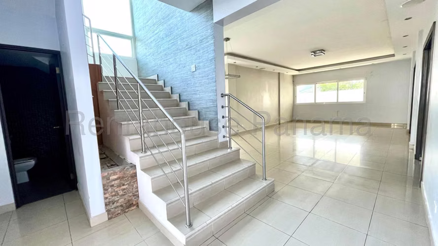 VENTA DE CASA EN ALTOS DE PANAMA DCD26-7209