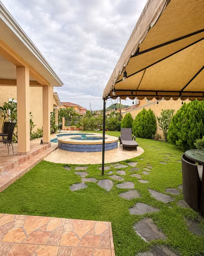 Se vende casa  en Fuente del Fresno con piscina y jardín, Altos de Panamá  - Imagen 14
