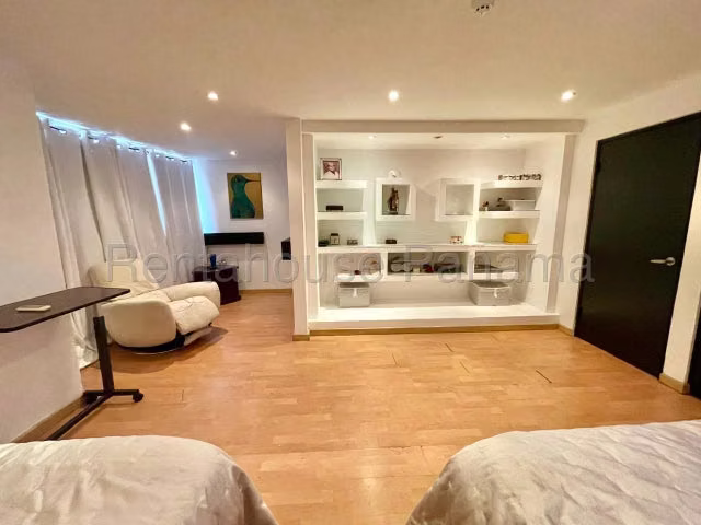 Venta de Duplex Comercial, Calle 50 en Obarrio 27LGG2645