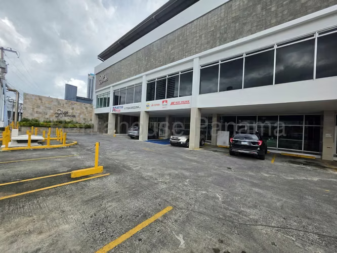 SE VENDE LOCAL COMERCIAL EN VISTA HERMOSA MDV27-2732