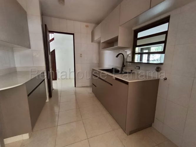 Se Vende Casa en Las Cumbres YDU