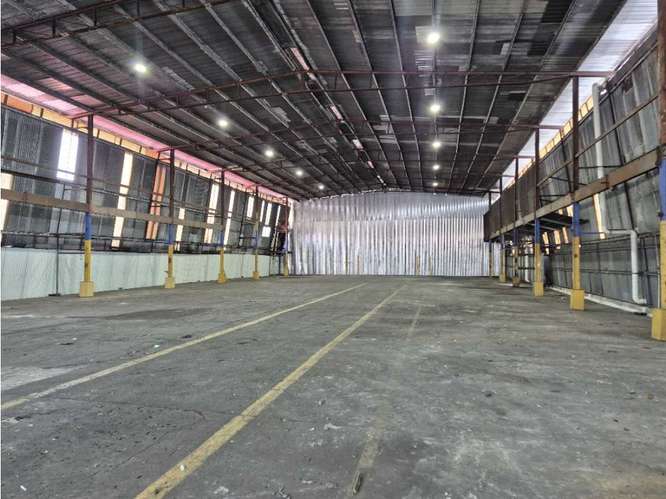 Alquiler de Galera de 1,306 mts en área industrial de los Angeles - Imagen 6