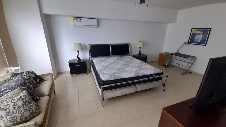 Grandbay. 138mts 1r 1.5b amoblado vista al mar $260,000.00neg  - Imagen 2