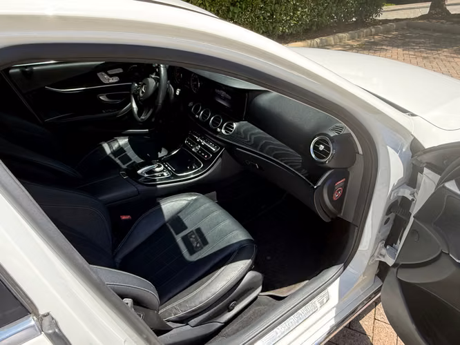 "Mercedes-Benz E – Solo 62,500 km, Impecable – $21,500"