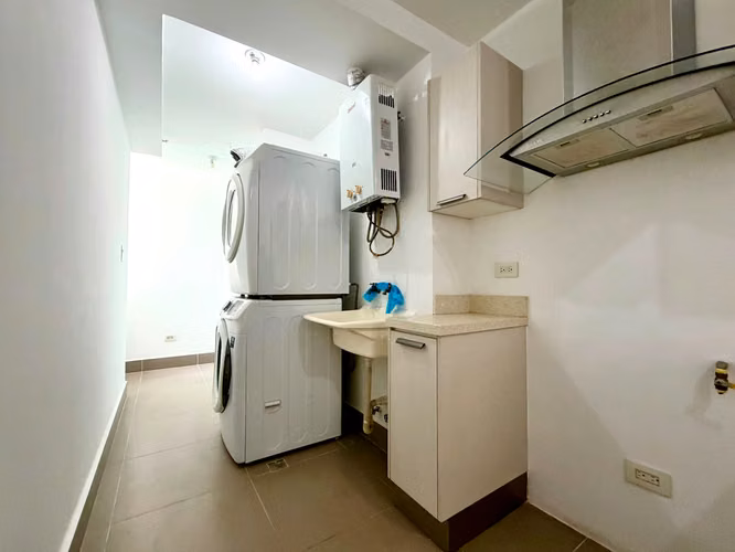 VENTA DE APARTAMENTO EN BELLA VISTA, A PASOS DE CINTA COSTERA Y PARQUE URRACÁ - Imagen 14