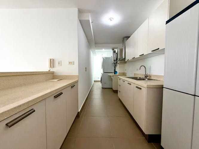 VENTA DE APARTAMENTO EN BELLA VISTA, A PASOS DE CINTA COSTERA Y PARQUE URRACÁ - Imagen 13