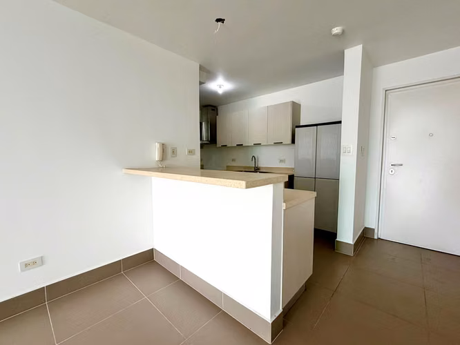VENTA DE APARTAMENTO EN BELLA VISTA, A PASOS DE CINTA COSTERA Y PARQUE URRACÁ - Imagen 3