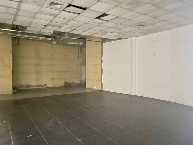 ALQUILER DE LOCCAL COMERCIAL A PIE DE CALLE - EN CALIDONIA