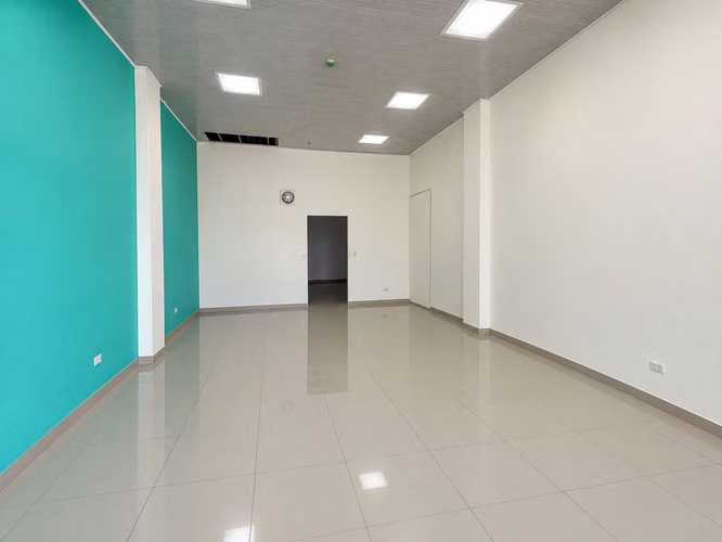 Commercial place for Rent in Condado del Rey - 98 m ² in PB